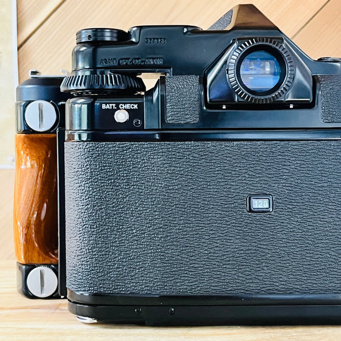 Rare - Pentax 67 MLU - Multi Exposure Mod - 105mm Lens - TTL Metered Finder and Grip