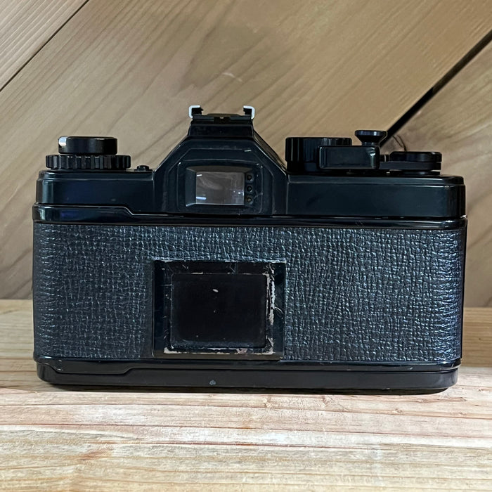 Chinon CM-1 35mm SLR Film Camera with 55mm f/1.7 Lens (088)