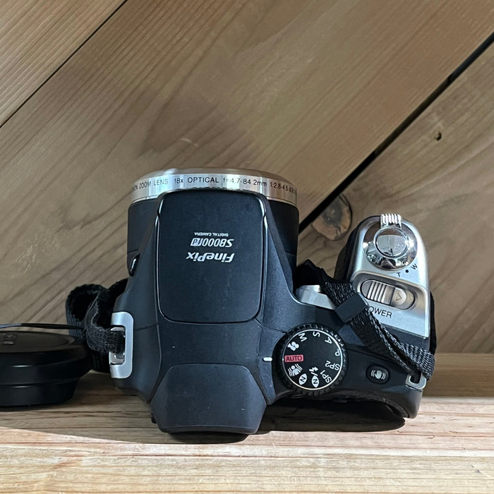 Fujifilm FinePix S8000fd Digital Camera w/ Batteries, Lens Cap & Strap (7UA01213)