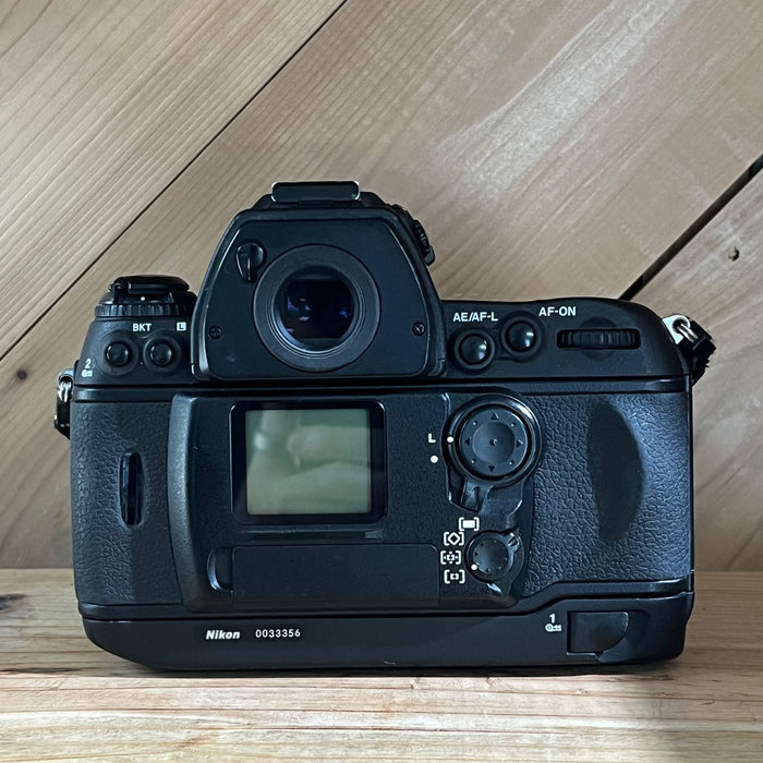 Nikon F6 35mm SLR w/ Nikkor Z 28mm f/1.8 Lens (0033356)