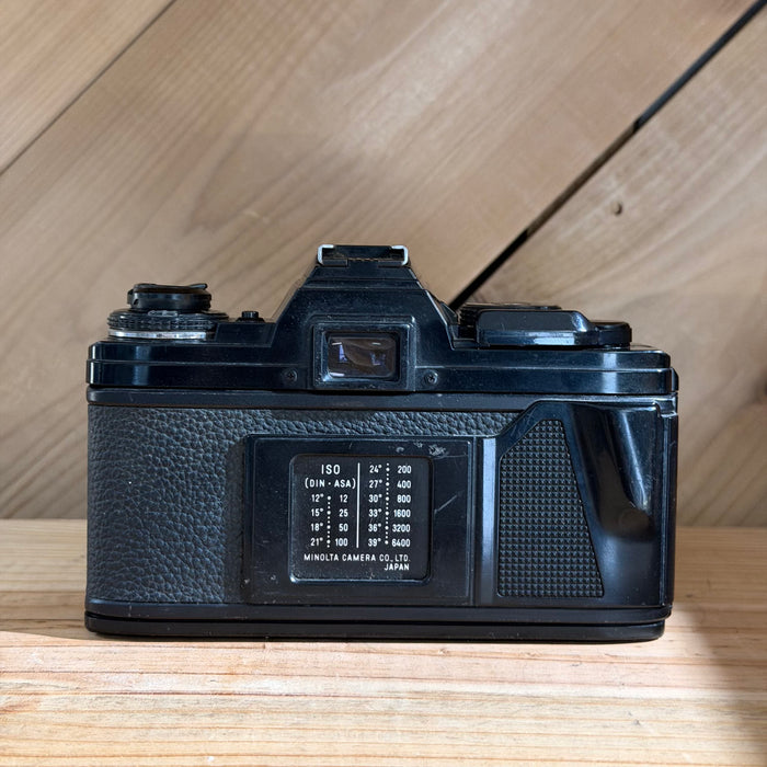 Minolta X-700 35mm SLR Film Camera w/ RMC Tokina 35–105mm f/3.5–4.3 Lens