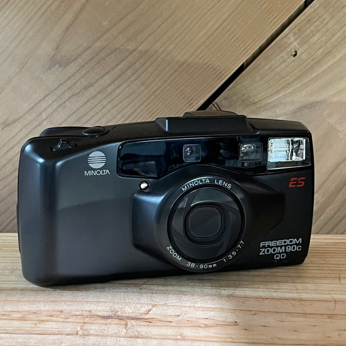Minolta Freedom Zoom 90c QD ES 35mm Point & Shoot Camera (5510)