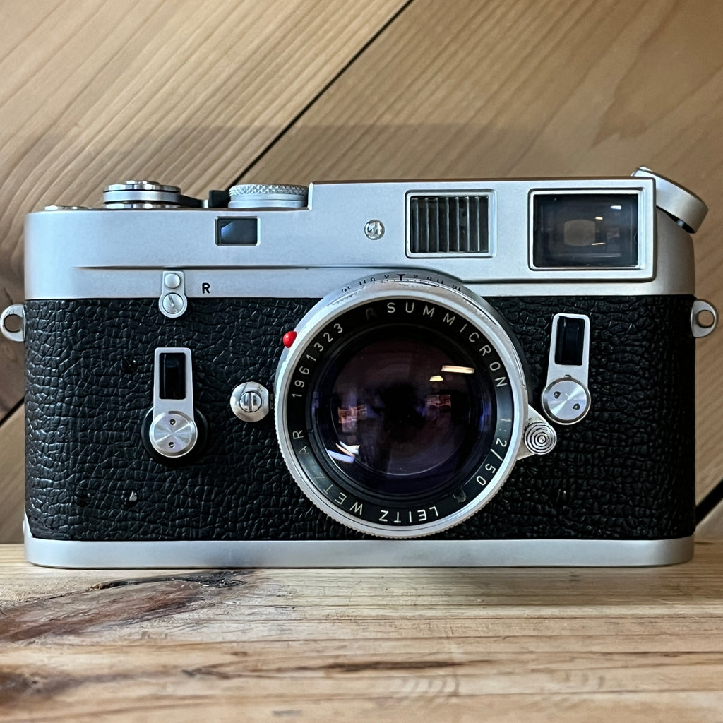 ライカ LEICA M4-2 + 35mm f2 Leitz SUMMICRON Leica M4 with Summicron 35mm f2 Lens | Chasing Classic