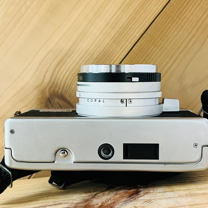 Canonet ql17 giii 35mm Rangefinder Camera w/ External Light Meter