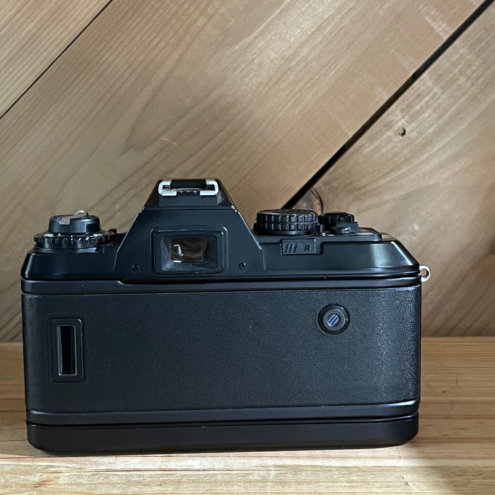 Nikon N2000 35mm SLR w/ AF Nikkor 28-85mm f/3.5-4.5 Lens (2526751)