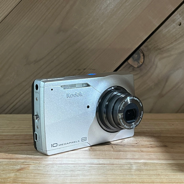 Kodak EasyShare M1093 IS Digital Camera 35-105mm f/2.8-5.1 Lens (KCX1284212818)