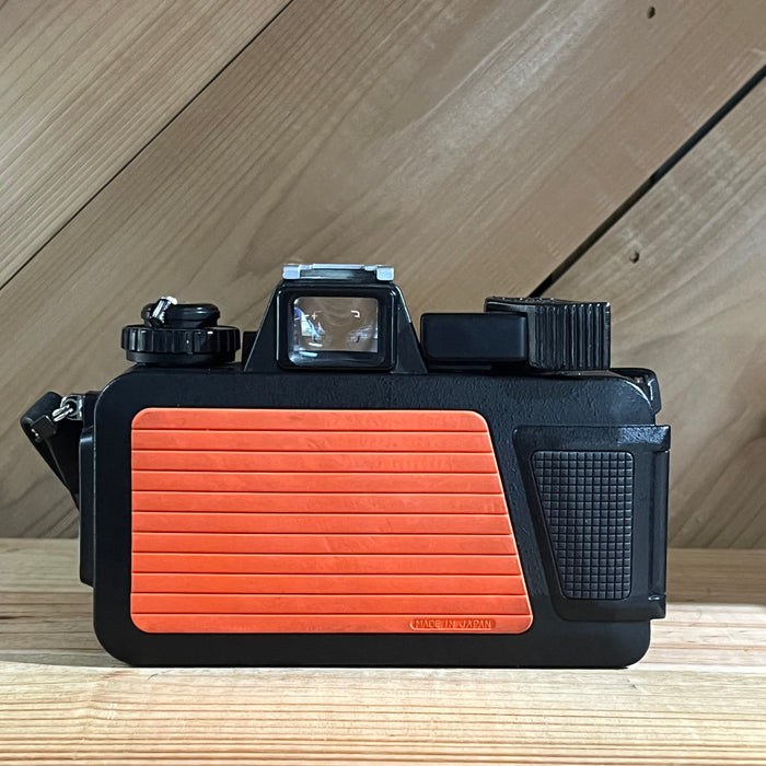 Nikon Nikonos V Underwater 35mm Film Camera w/ 35mm f/2.5 Lens (3035260)