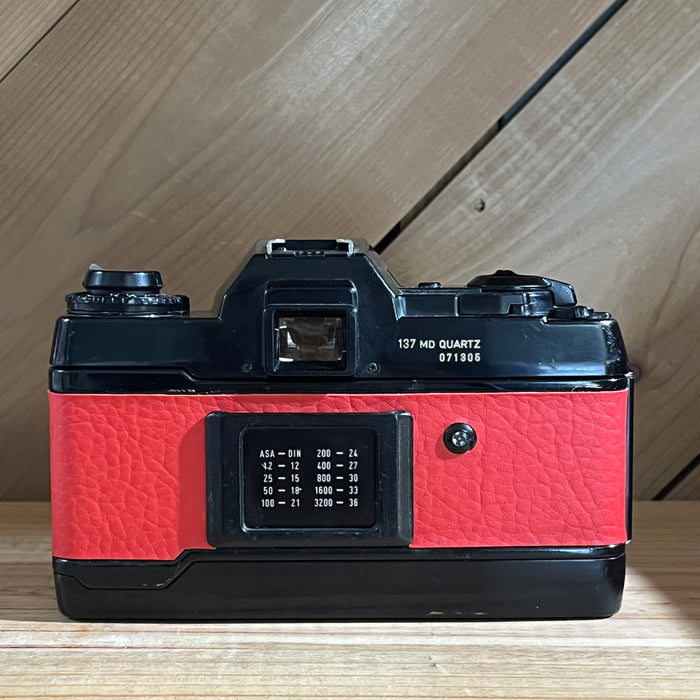 Contax 137 MD Quartz 35mm SLR w/ Yashica ML Zoom 42–75mm f/3.5–4.5 Lens (071305)