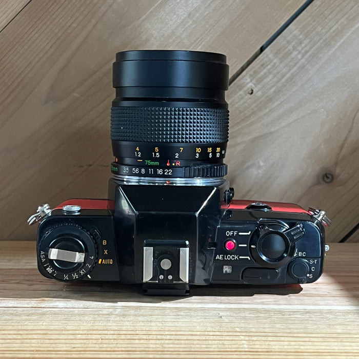 Contax 137 MD Quartz 35mm SLR w/ Yashica ML Zoom 42–75mm f/3.5–4.5 Lens (071305)