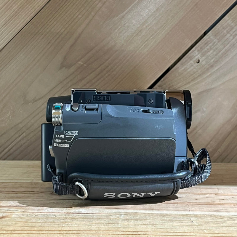 Sony Handycam DCR-HC36 MiniDV Camcorder w/ Battery & Charger (325461)