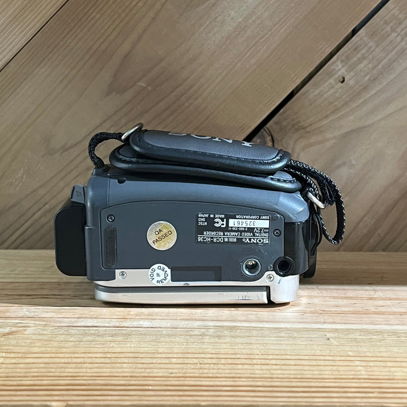 Sony Handycam DCR-HC36 MiniDV Camcorder w/ Battery & Charger (325461)