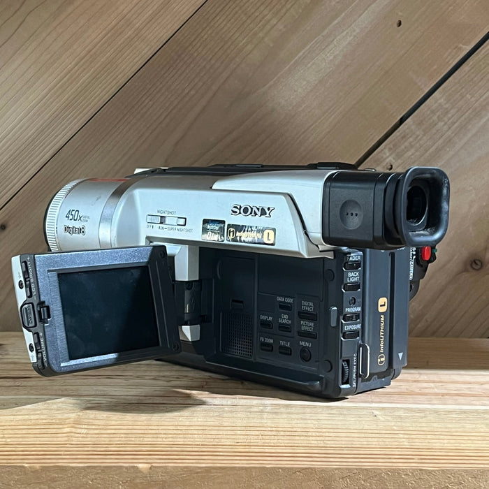 Sony DCR-TRV120 NTSC Digital8 Hi-8 Camcorder w/ 3.7–92.5mm Lens (37846)