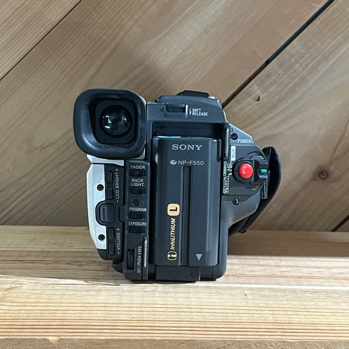 Sony DCR-TRV120 NTSC Digital8 Hi-8 Camcorder w/ 3.7–92.5mm Lens (37846)