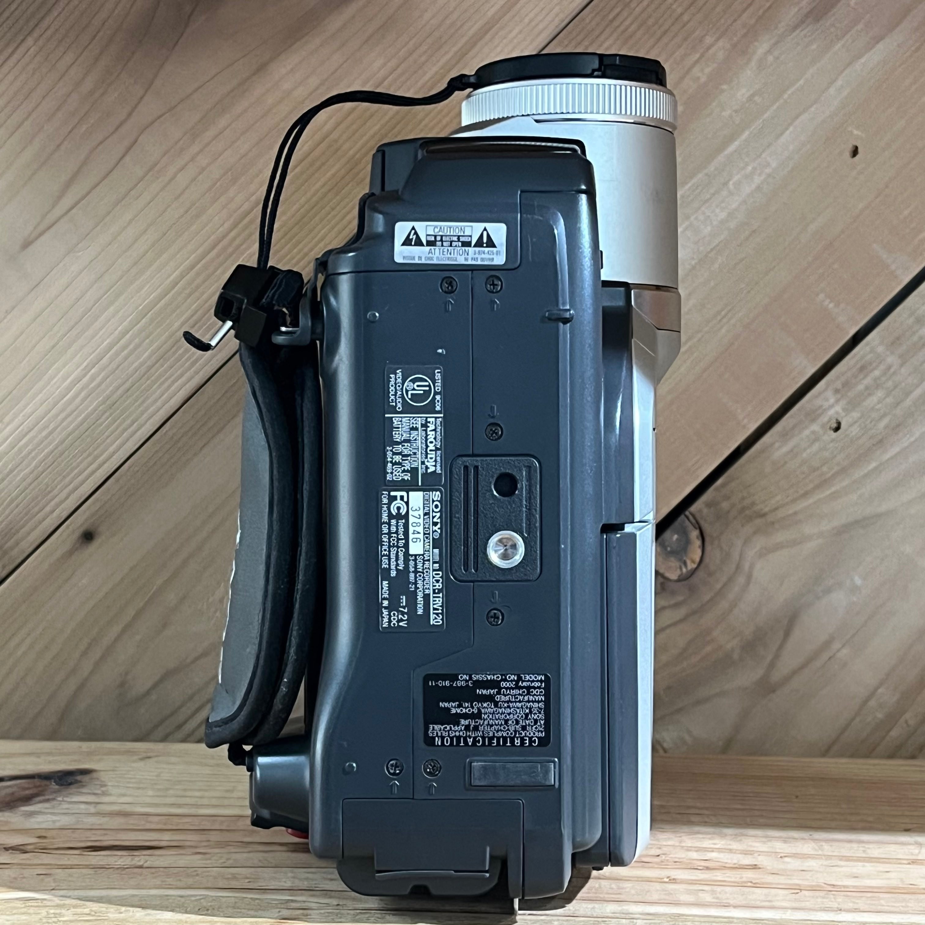 Sony DCR-TRV120 NTSC Digital8 Hi-8 Camcorder w/ 3.7–92.5mm Lens