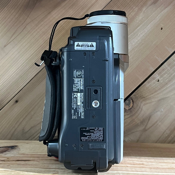 Sony DCR-TRV120 NTSC Digital8 Hi-8 Camcorder w/ 3.7–92.5mm Lens (37846)