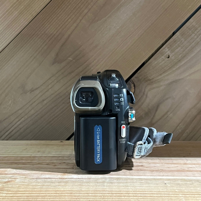 Sony Handycam DCR-DVD92 Mini DVD Camcorder w/ Battery & Charger (3350291)