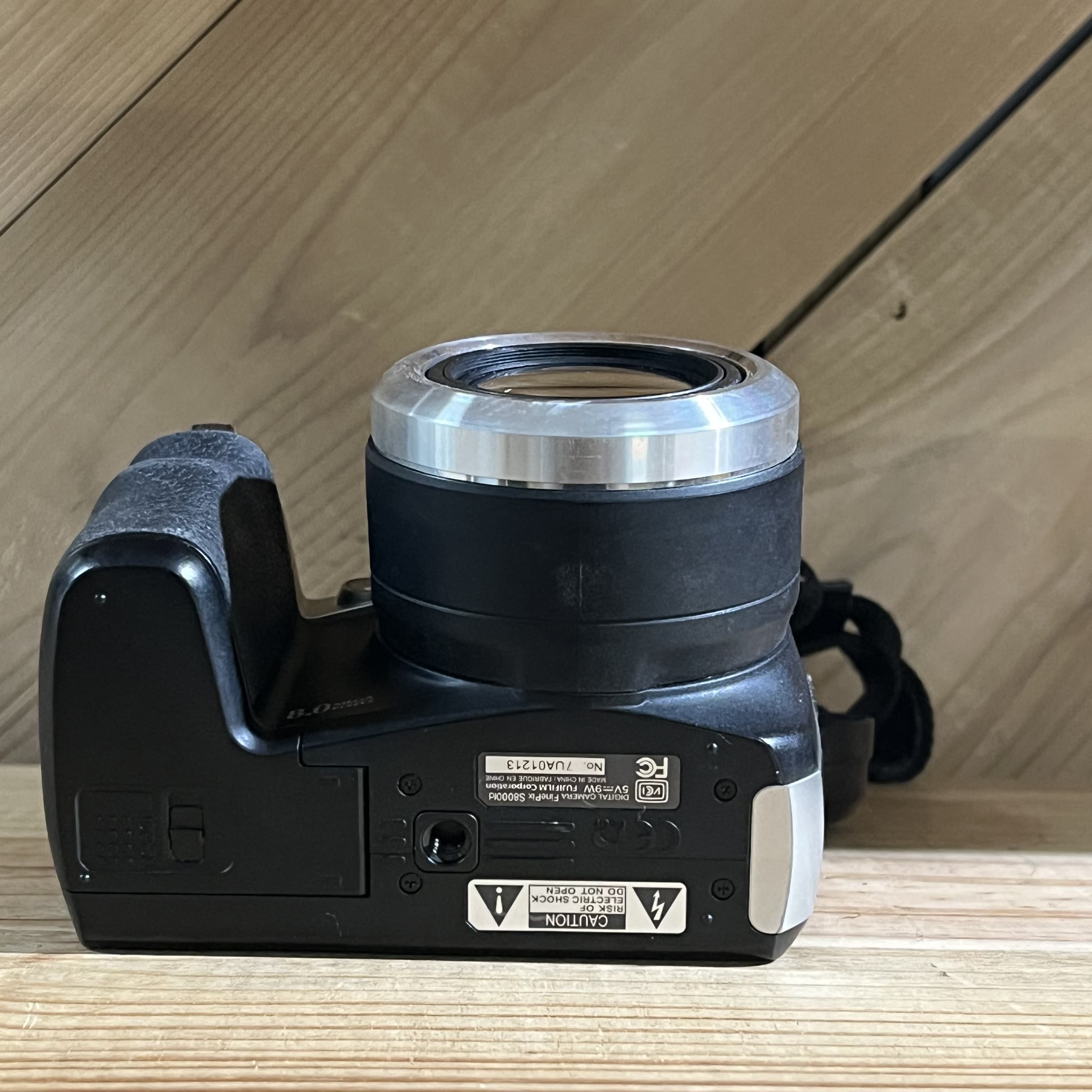 Fujifilm FinePix S8000fd Digital Camera w/ Batteries, Lens Cap