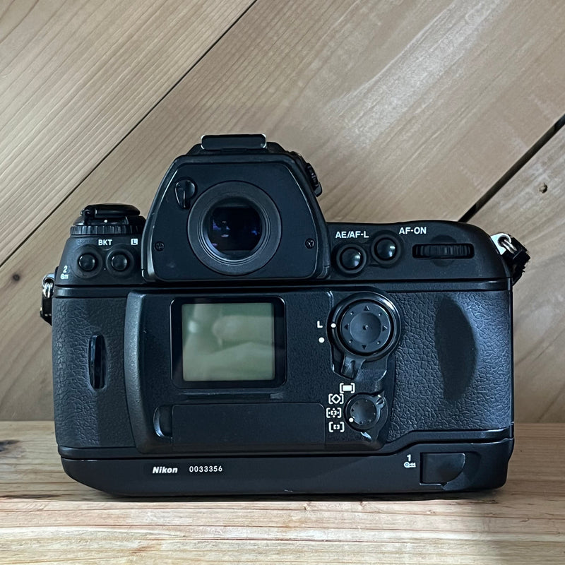 Nikon F6 35mm SLR w/ Nikkor Z 28mm f/1.8 Lens (0033356)