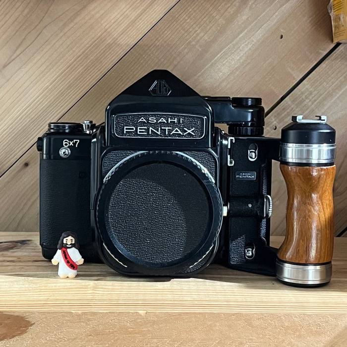 Asahi Pentax 6x7 Medium Format SLR Camera – Black Body & Wood Grip & Prism Viewfinder