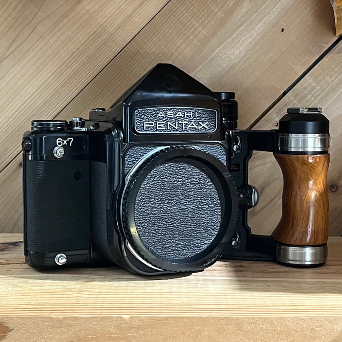 Asahi Pentax 6x7 Medium Format SLR Camera – Black Body & Wood Grip & Prism Viewfinder