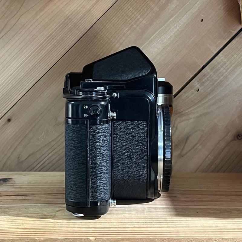 Asahi Pentax 6x7 Medium Format SLR Camera – Black Body & Wood Grip & Prism Viewfinder