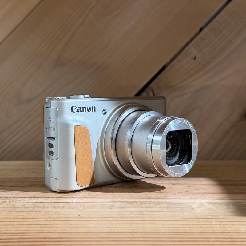 Canon PowerShot SX740 HS Silver Digital Camera w/ 4GB Memory Card (022056001558)