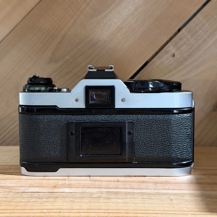 Canon AE-1 Program 35mm SLR Film Camera w/ Albinar-ADG 28–80mm f/3.9–4.9 Lens (4157)