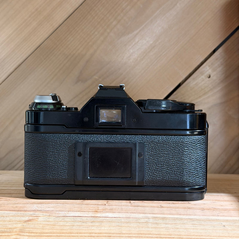 Canon AE-1 Program 35mm SLR Camera (Black Body) w/ Canon FD 50mm f/1.8 Lens (5001)