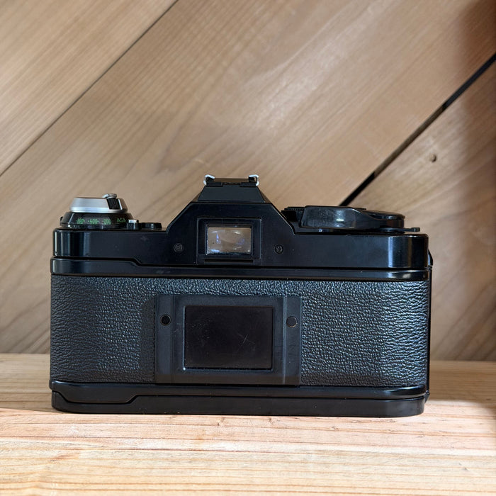 Canon AE-1 Program 35mm SLR Camera (Black Body) w/ Canon FD 50mm f/1.8 Lens (5001)