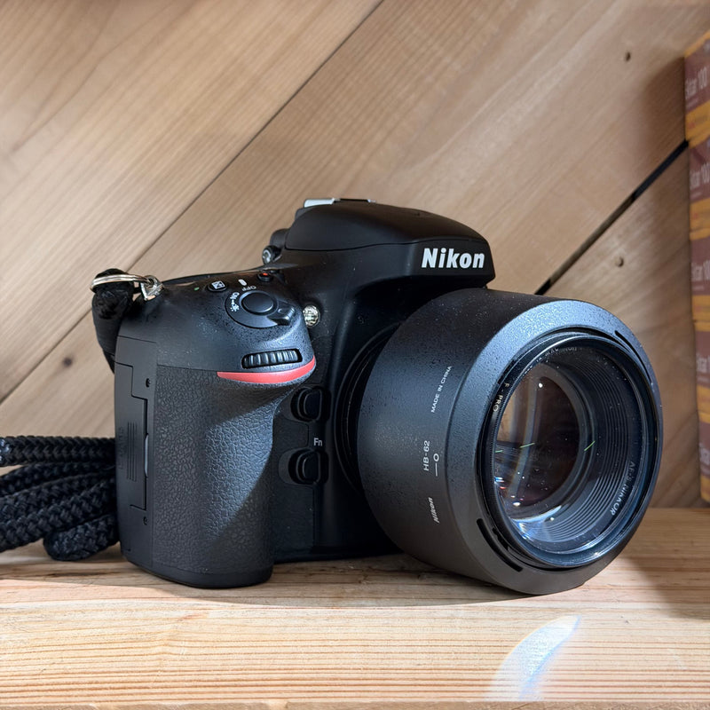 Nikon D800 DSLR + NIKKOR 85mm f/1.8G Lens Kit (8665)