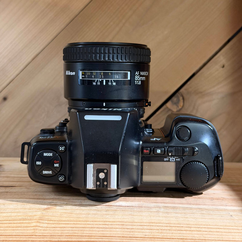 Nikon N8008s 35mm SLR + NIKKOR 85mm f/1.8 AF Lens (1705)