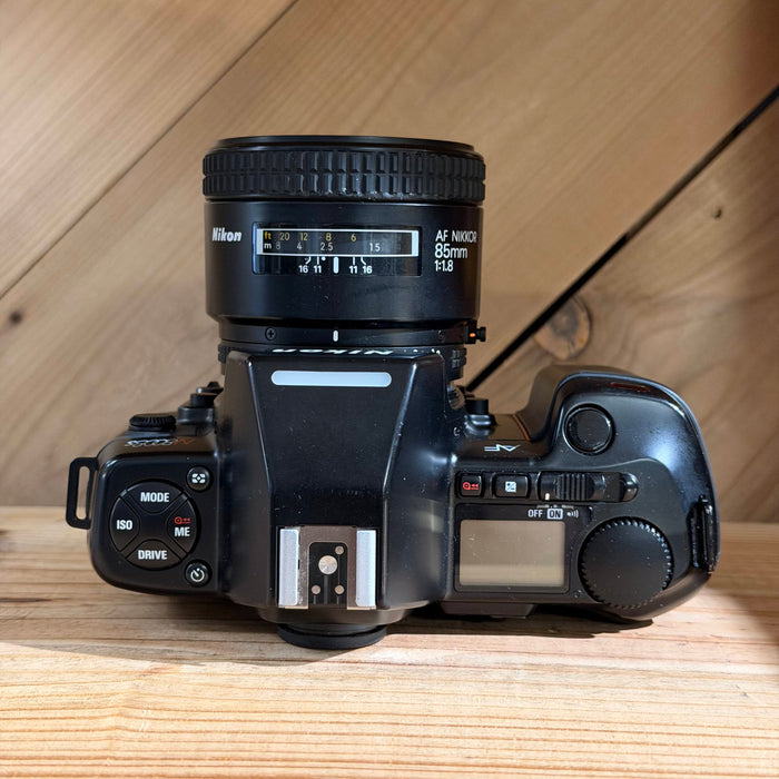 Nikon N8008s 35mm SLR + NIKKOR 85mm f/1.8 AF Lens (1705)