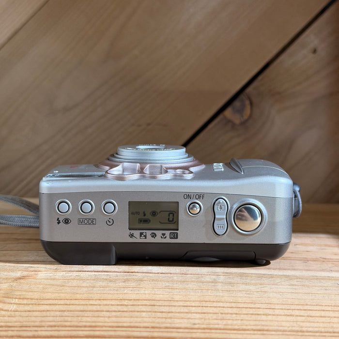 Canon Sure Shot 80u – 35mm Point & Shoot (0883)