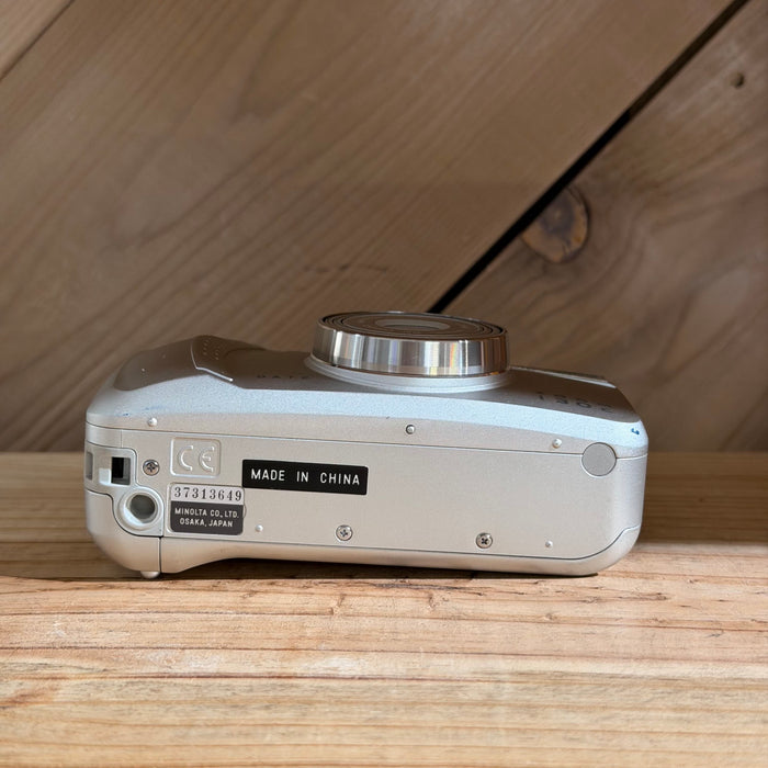 Minolta Zoom Date 130c – 35mm Point & Shoot Camera (3649)