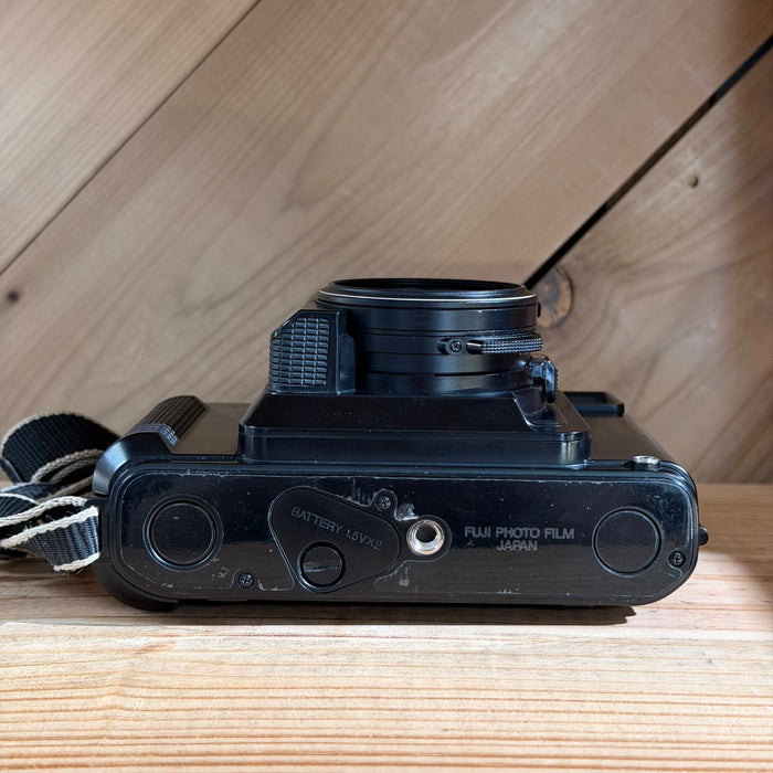 Fujifilm Fujica GS645W Professional 6×4.5 Medium Format Rangefinder – 45mm Fixed Lens - 645 Fuji