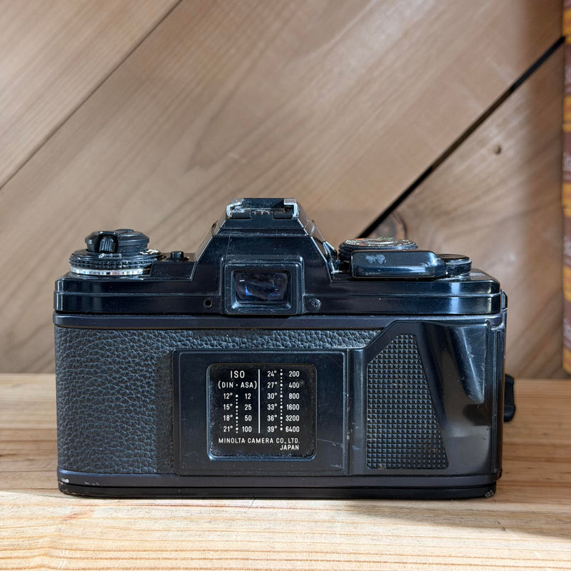 Minolta X-700 35mm SLR Film Camera w/ Minolta 50mm f/2 Lens (1205751)