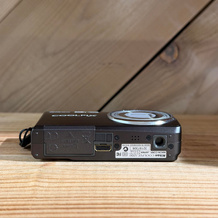 Nikon Coolpix S550 Digital Compact Camera (Dark Grey) (32197306)