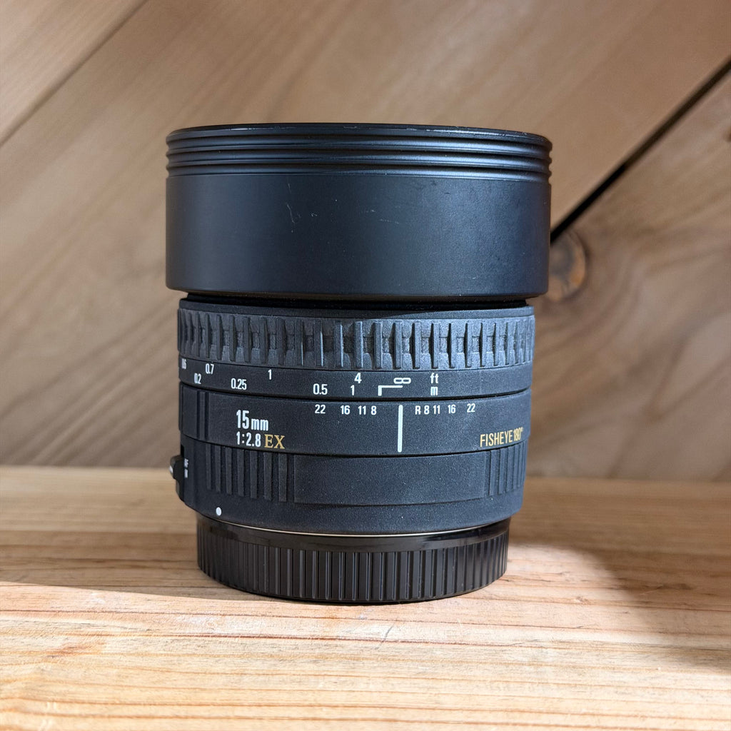 SIGMA 15mm F2.8 EX DG FISHEYE 180° CANON Sigma 15mm f/2.8 EX Fisheye 180° Lens for Canon EF Mount (2011754