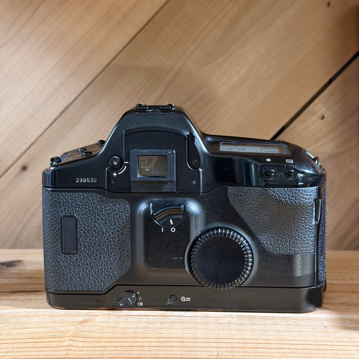 Canon EOS-1 N Professional 35mm SLR Film Camera w/ Canon EF 50mm Lens (239532)