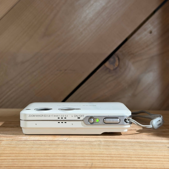 Nikon Coolpix S3 Digital Compact Camera (White) (33117702)