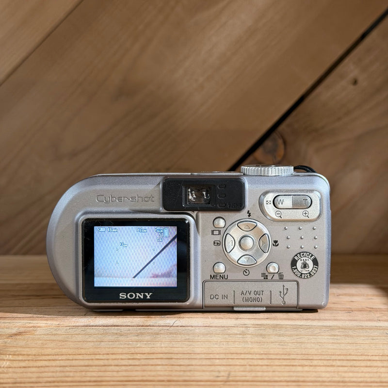 Sony Cyber-shot DSC-P10 Digital Compact Camera w/ Carl Zeiss Vario-Sonnar Lens (Silver) (396905)