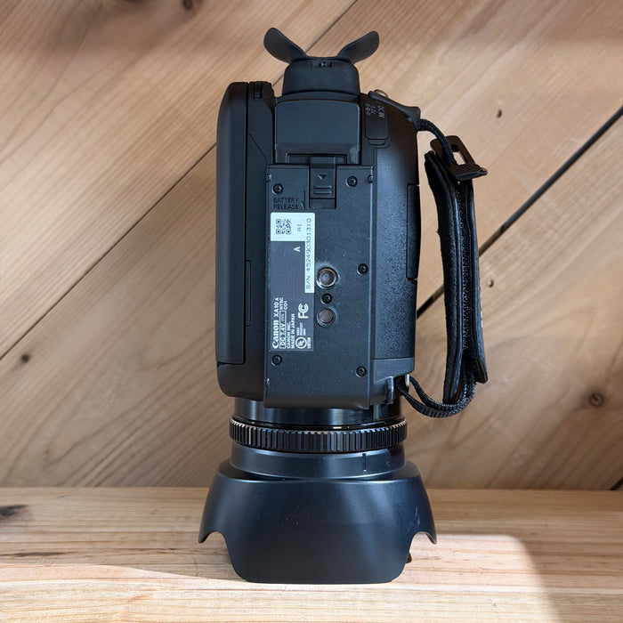 Canon XA10 Professional HD Camcorder w/ Canon Zoom Lens (452490301310)