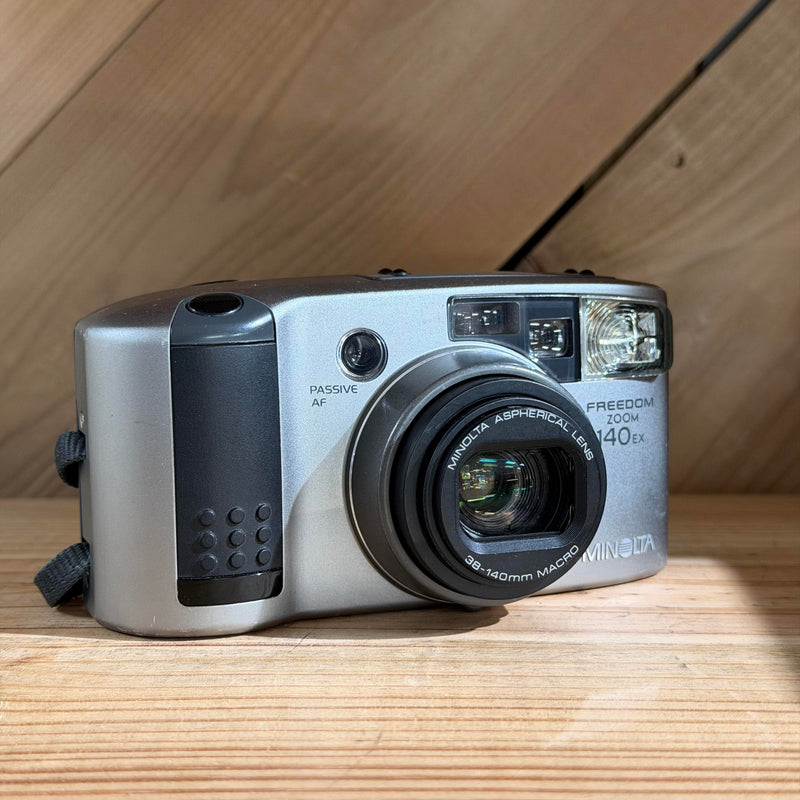 Minolta Freedom Zoom 140EX 35mm Point & Shoot Film Camera (53726581)