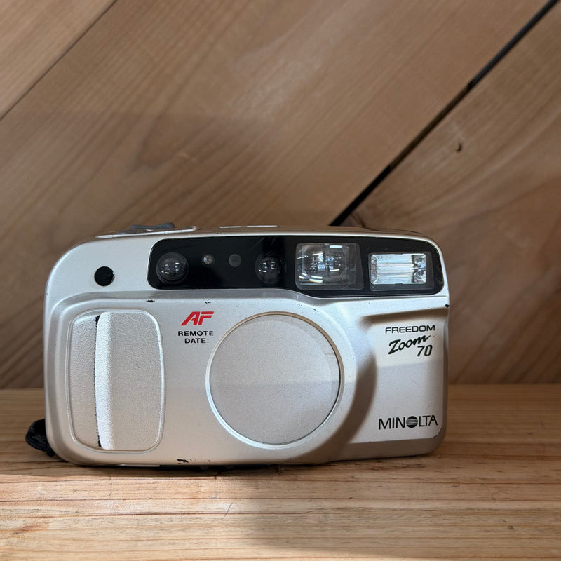Minolta Freedom Zoom 70 AF Remote Date 35mm Point & Shoot Film Camera (38122296) (Champagne Body)