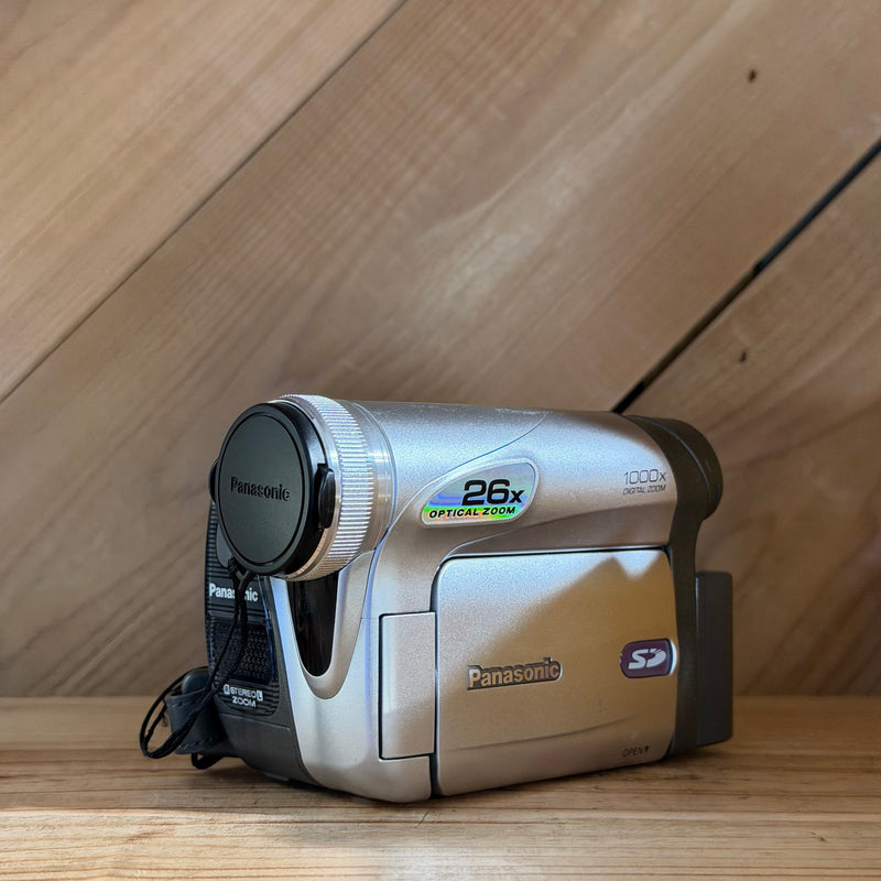 Panasonic PV-GS31 MiniDV Digital Camcorder (A5IA12816)