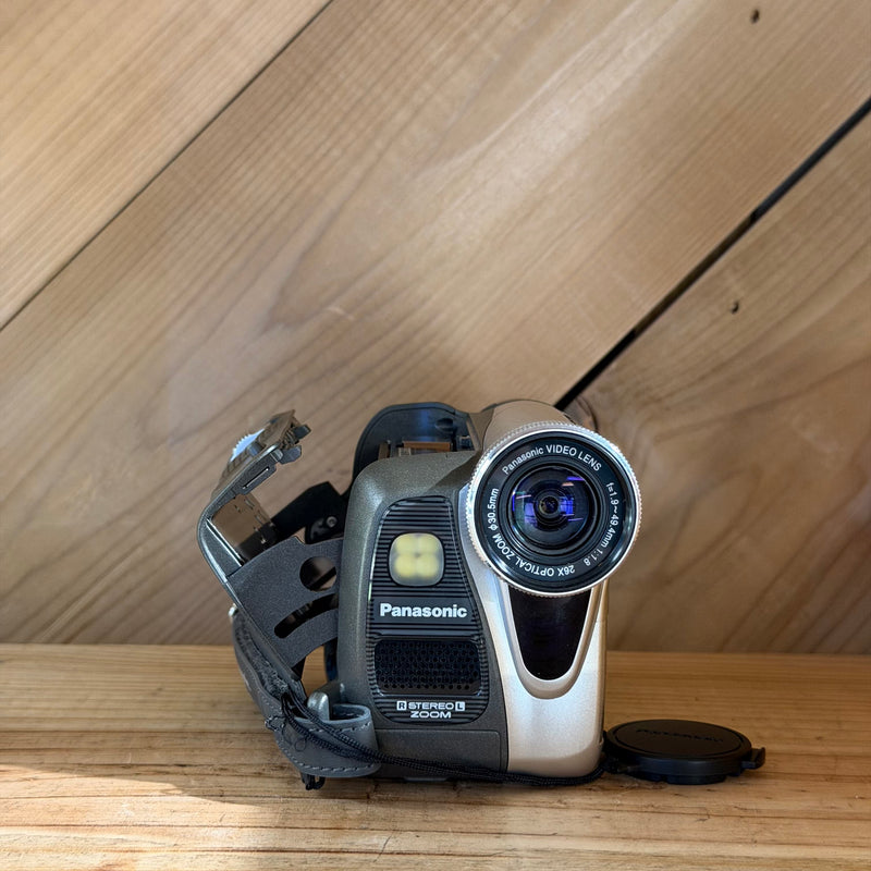 Panasonic PV-GS31 MiniDV Digital Camcorder (A5IA12816)