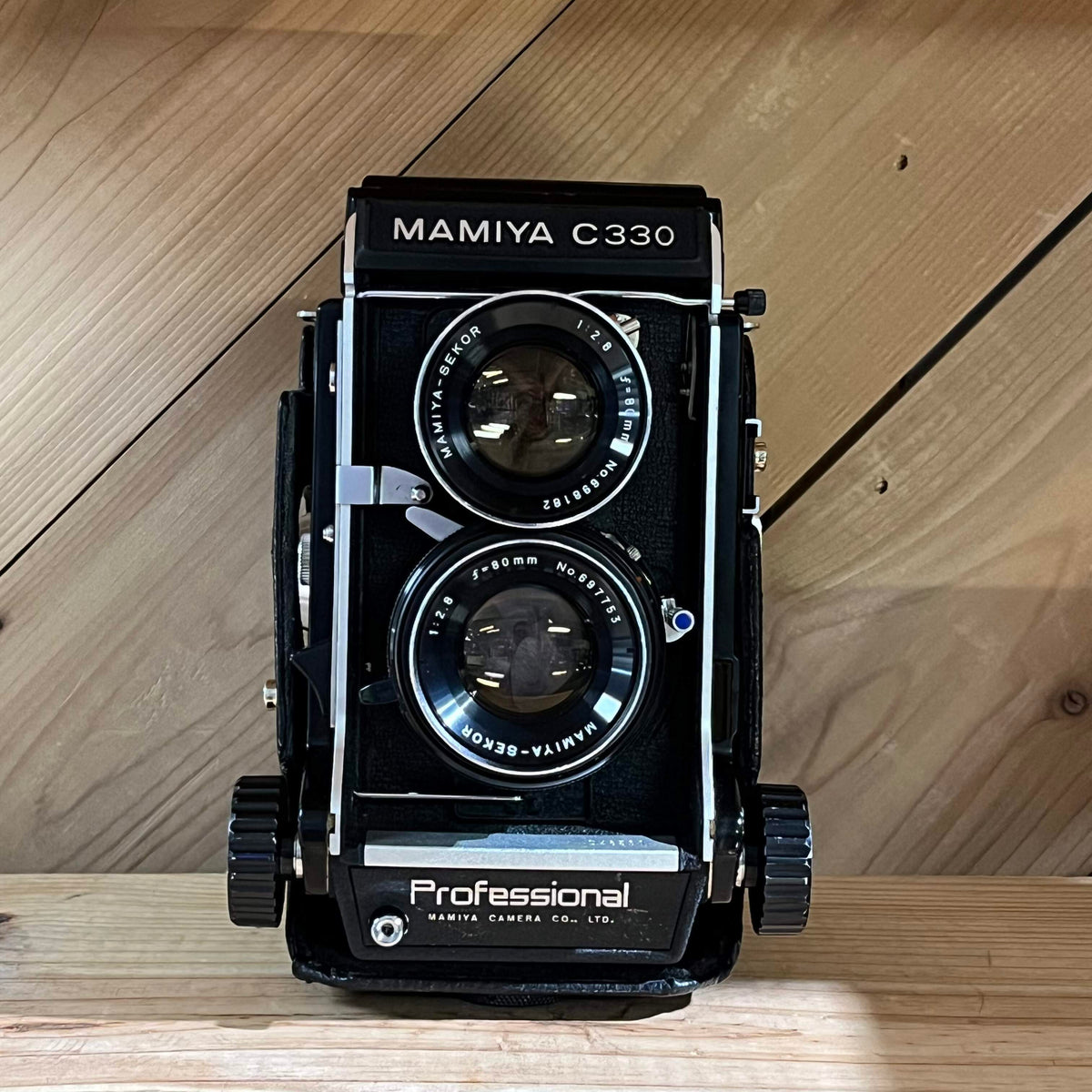 Mamiya C330 with Mamiya-Sekor 80mm f/2.8 Lens Blue Dot US (8561