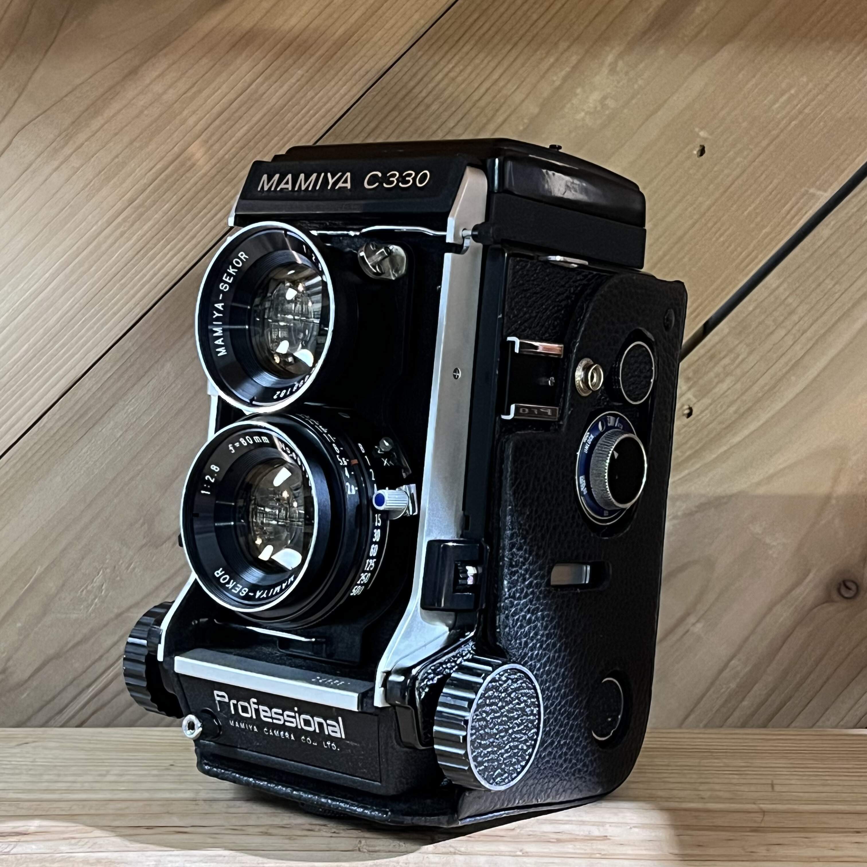 Mamiya C330 with Mamiya-Sekor 80mm f/2.8 Lens Blue Dot US (8561