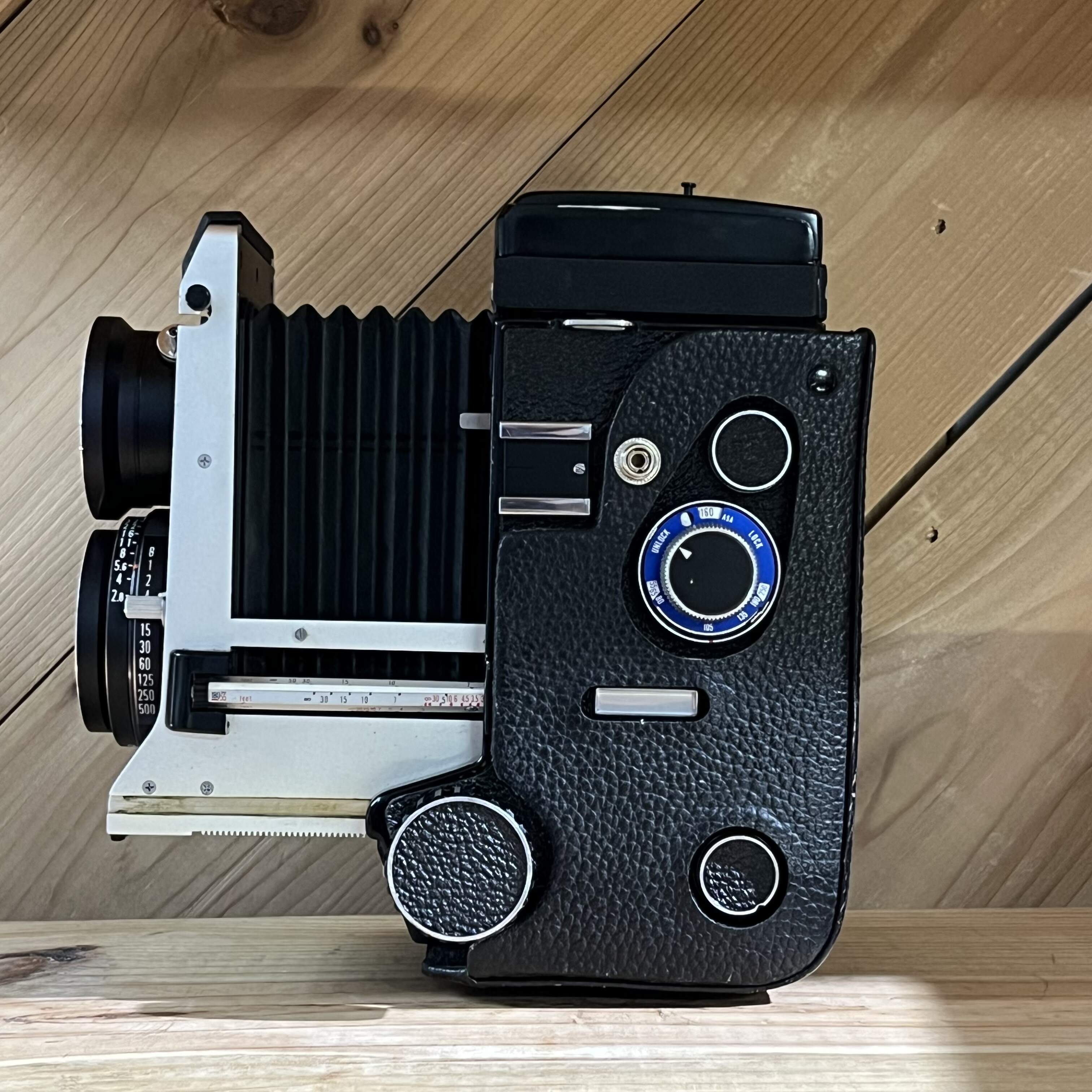 Mamiya C330 with Mamiya-Sekor 80mm f/2.8 Lens Blue Dot US (8561