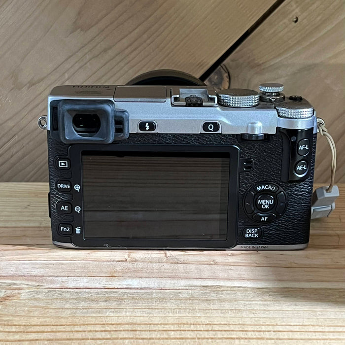 Fujifilm X-E2 Mirrorless Digital Camera (Silver Body) with Sigma 30mm f1.4 DC DN Lens (34A03710)